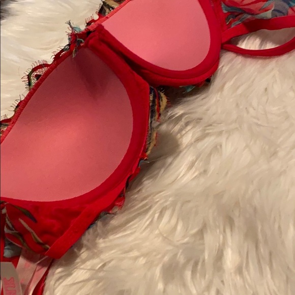 NWOT VS PINK Bra - Picture 4 of 7